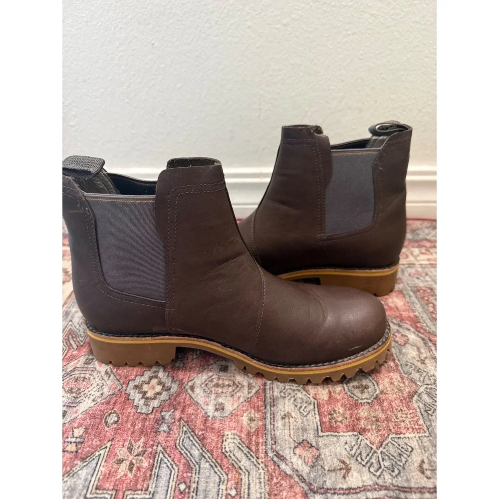 Chaco Fields Chelsea Boots Womens 7.5 Mahogany Brown Leather CH107428